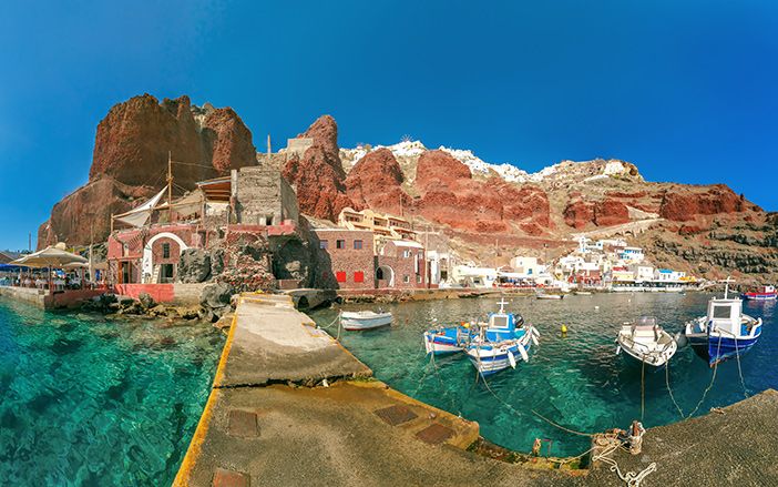 The Amoudi Bay in Oia